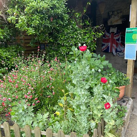 Cross Keys Inn Lydford-on-Fosse المظهر الخارجي الصورة