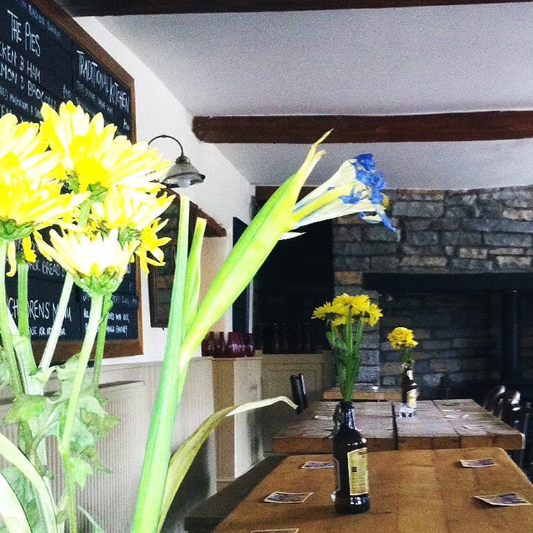 Cross Keys Inn Lydford-on-Fosse المظهر الخارجي الصورة