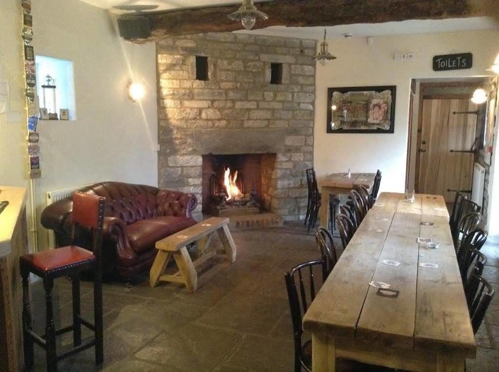 Cross Keys Inn Lydford-on-Fosse المظهر الخارجي الصورة