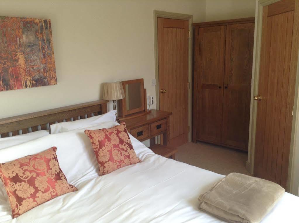 Cross Keys Inn Lydford-on-Fosse المظهر الخارجي الصورة